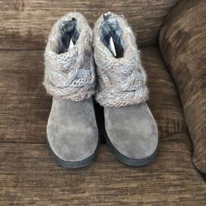MukLuks boots size 10